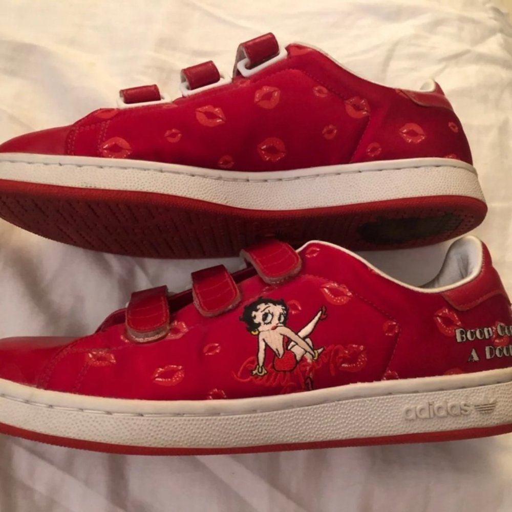 Adicolor Limited Edition Betty Boop Sneakers